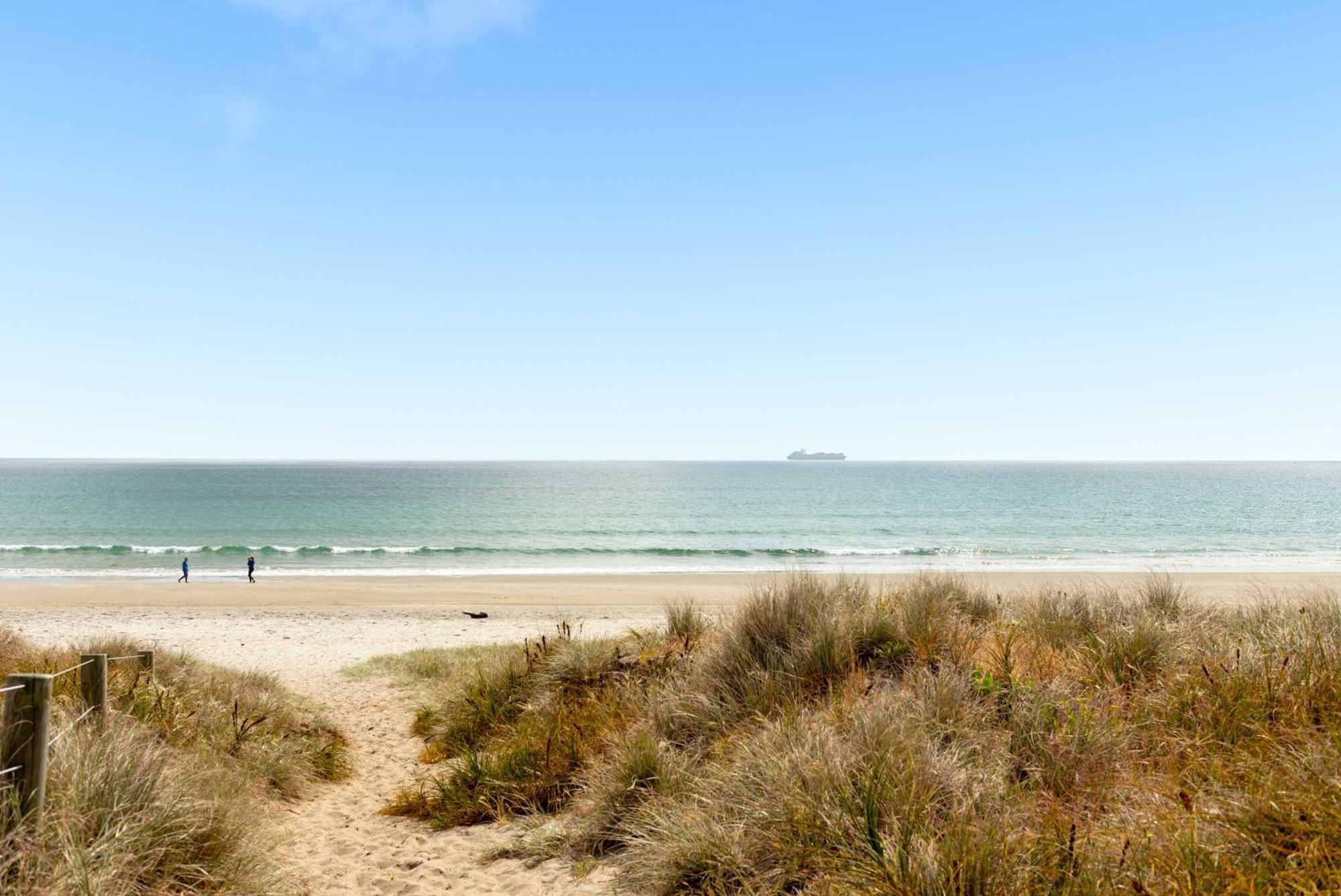 Beach Side Bliss - Oceanside Mount Maunganui Luaran gambar